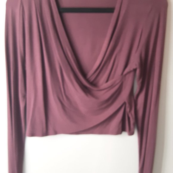 Aritzia Talula Burgundy Faux Wrap Long Sleeve Shirt Size Med. - Picture 3 of 10